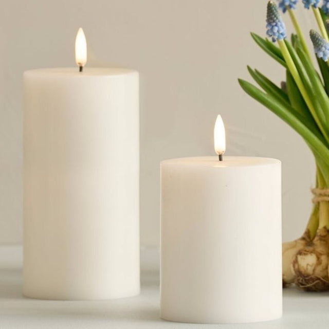 Stumpenkerze Smooth W 7,8 × H 15,2 cm – Uyuni - DesignWe.Love