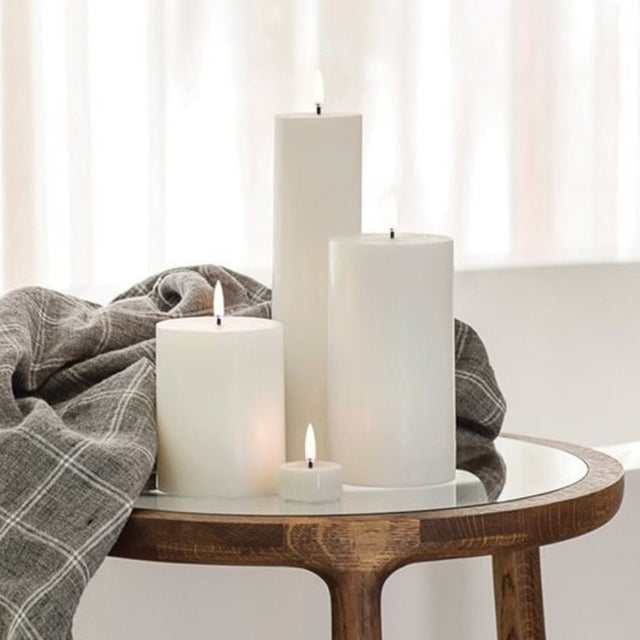 Stumpenkerze Smooth W 7,8 × H 20,3 cm – Uyuni - DesignWe.Love