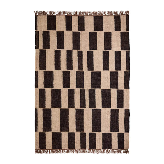 Teppich Graph in Schwarz und Natur mit asymmetrischem Muster und Fransen von House Doctor – Packshot (230 × 160 cm)