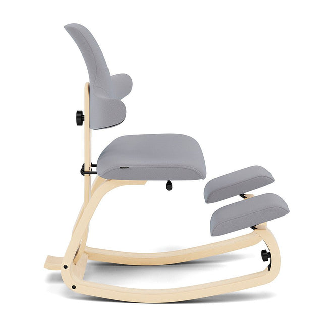 Thatsit Kniestuhl mit Rückenlehne - Varier Furniture - DesignWe.Love