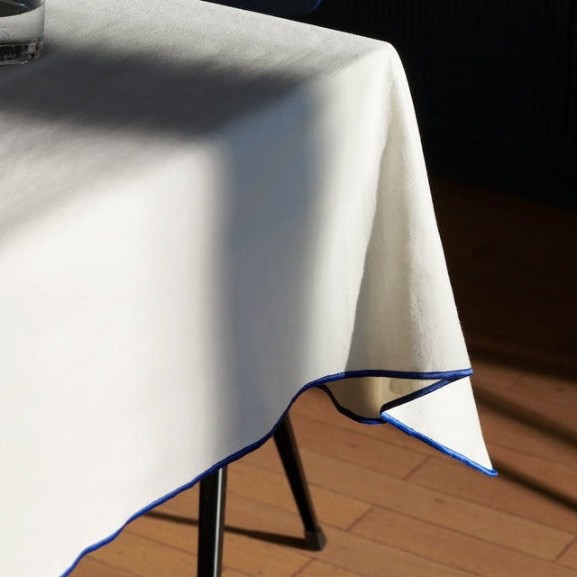 Tischdecke Outline 250 x 140 - HAY - DesignWe.Love