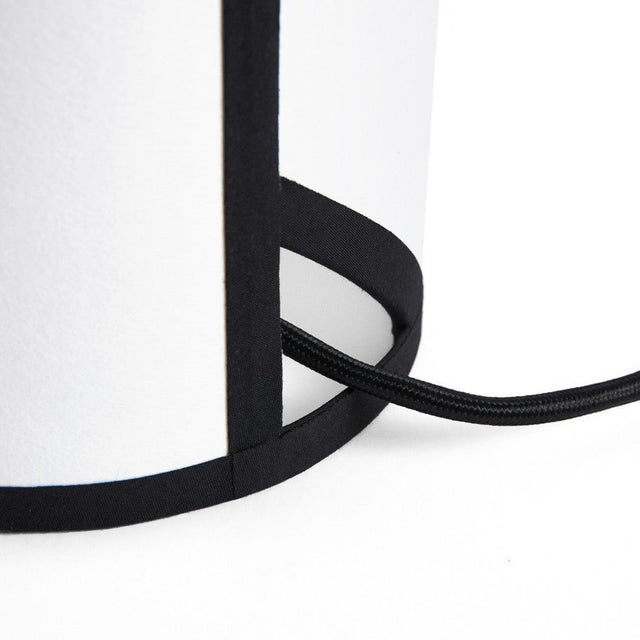 Tischleuchte Ava Pyramid Lamp 450 - HAY - DesignWe.Love
