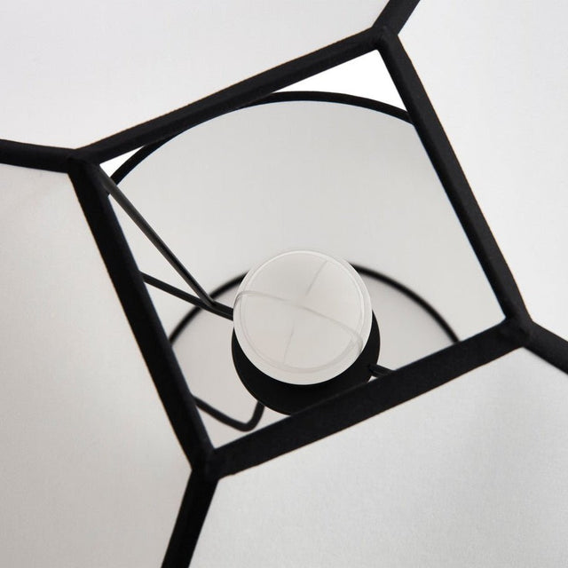Tischleuchte Ava Pyramid Lamp 450 - HAY - DesignWe.Love