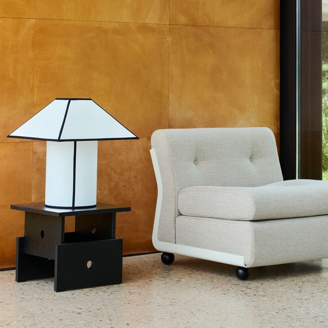 Tischleuchte Ava Pyramid Lamp 450 - HAY - DesignWe.Love