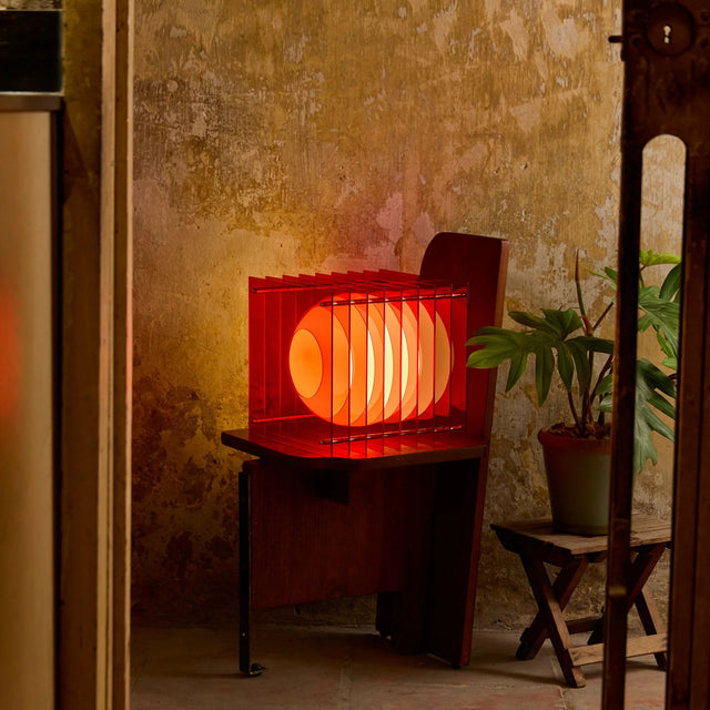 Tischleuchte Lớp Large Square Rot - Bang - DesignWe.Love