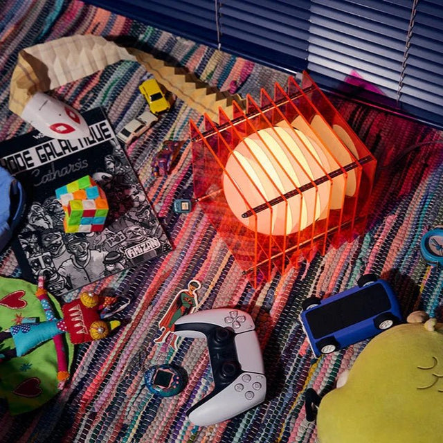 Tischleuchte Lớp Small Square Electric Pink - Bang - DesignWe.Love