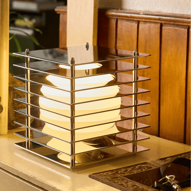 Tischleuchte Lớp Square Small Aluminium Polished - Bang - DesignWe.Love