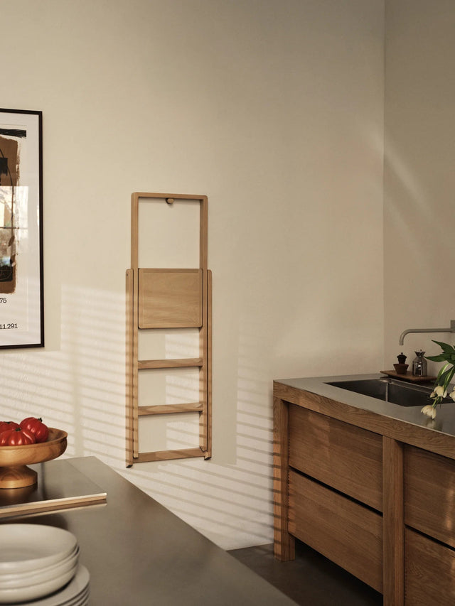 Trittleiter Step Eiche hell - Design House Stockholm - DesignWe.Love