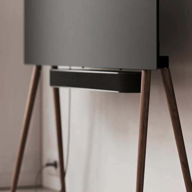 TV - Ständer aus Holz für 42 - 55 Zoll Walnuss Natur - JALG - DesignWe.Love