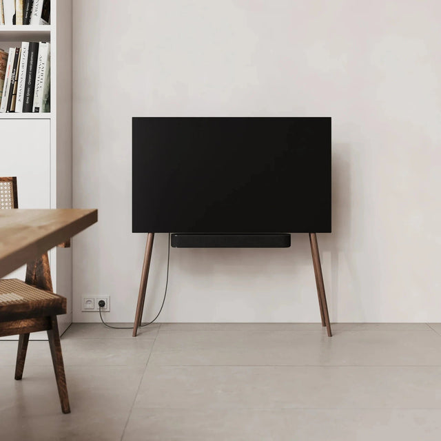 TV - Ständer aus Holz für 42 - 55 Zoll Walnuss Natur - JALG - DesignWe.Love
