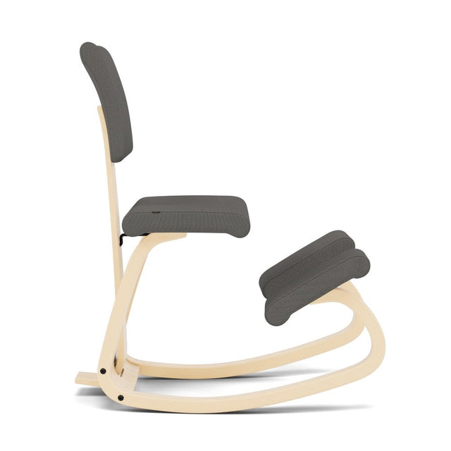 Variable Plus Kniestuhl mit Rückenlehne Natur/Grau - Varier Furniture - DesignWe.Love