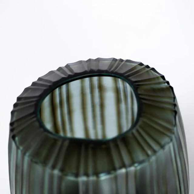 Vase Malibu XL indigo/smokegrey von Guaxs Vasenöffnung