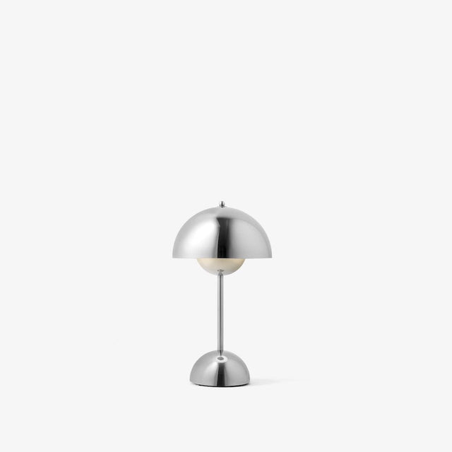 VP9 Flowerpot Akkuleuchte Chrome - &Tradition - DesignWe.Love