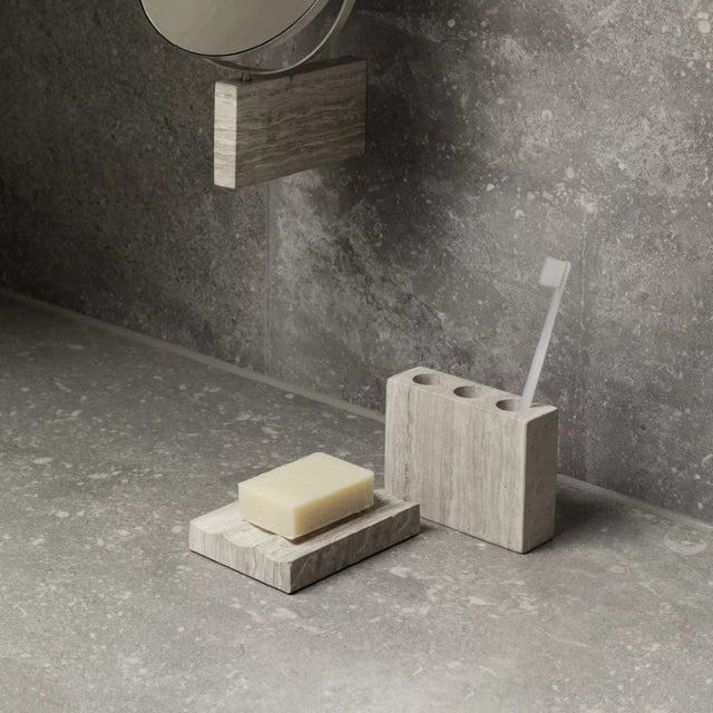Zahnbürstenhalter aus Marmor LAMURA - blomus - DesignWe.Love
