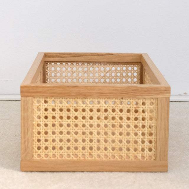 Aufbewahrungsbox Cane Medium - Box aus Rattan und Eiche - DesignWe.Love