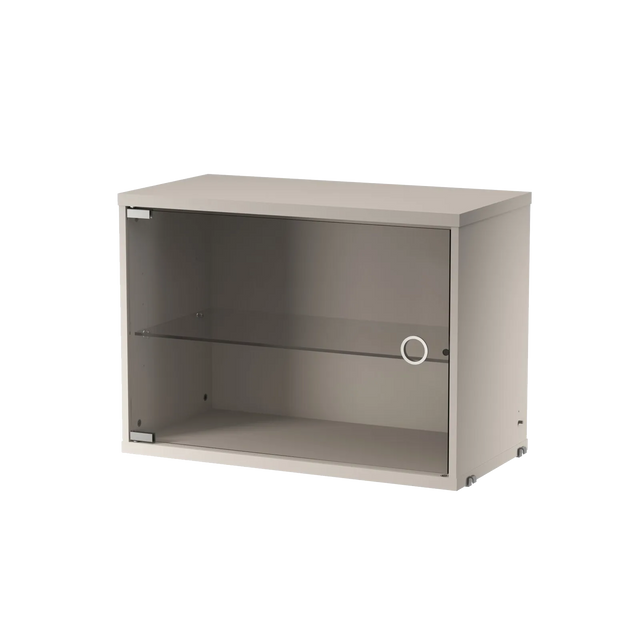 String Vitrine 58×30cm mit Glas-Schwenktür Beige – Hängevitrine für das String Regal