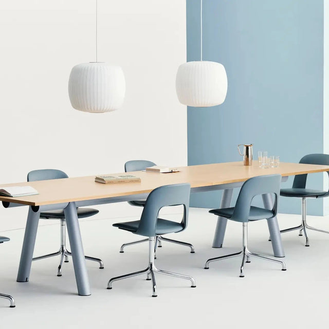 Nelson Roll Pendelleuchte als Bürolampe über Arbeitsplatz -  HAY