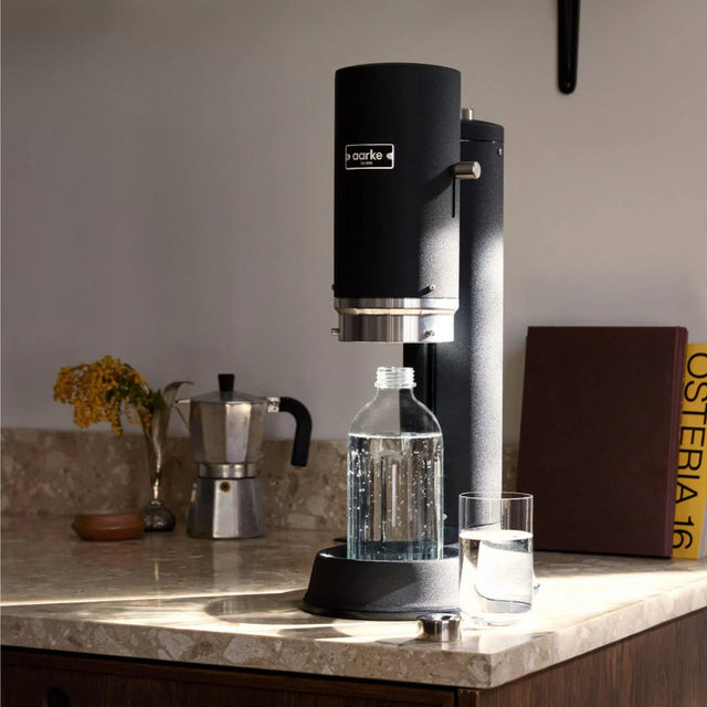 Aarke Carbonator Pro Wassersprudler Mattschwarz 800ml - DesignWe.Love