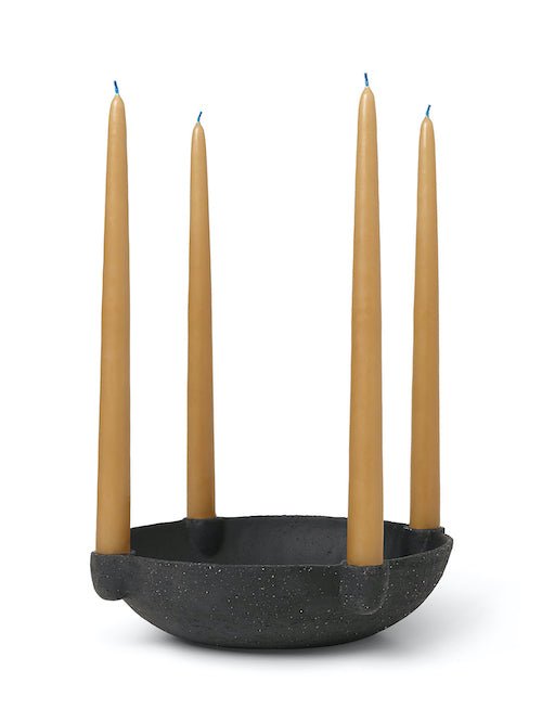 ferm LIVING Bowl Adventskranz Keramik Dark Grey mit vier Stabkerzen