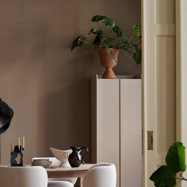 Agnes Pflanzenständer Rattan Low - ferm LIVING - DesignWe.Love