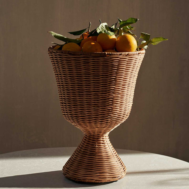 Agnes Pflanzenständer Rattan Low - ferm LIVING - DesignWe.Love