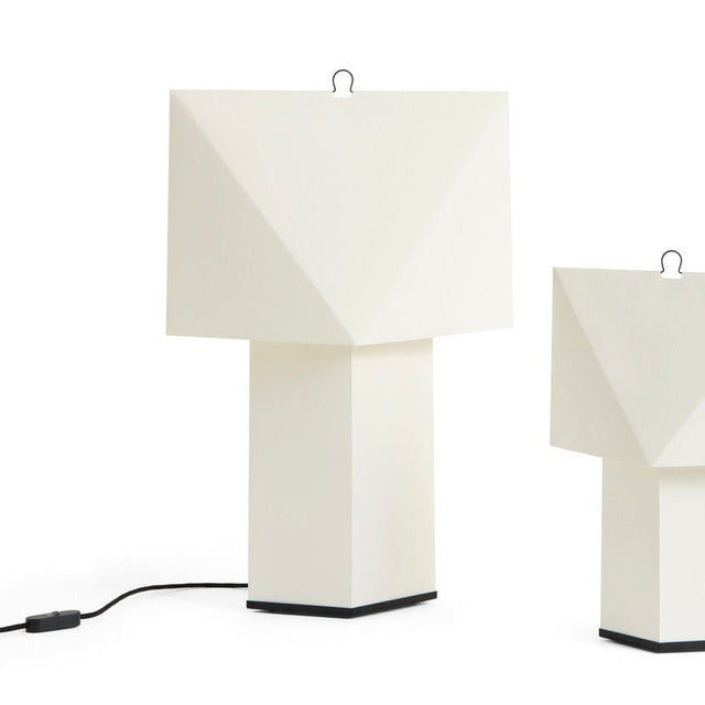 Aplat Tischleuchte 660 - HAY - DesignWe.Love
