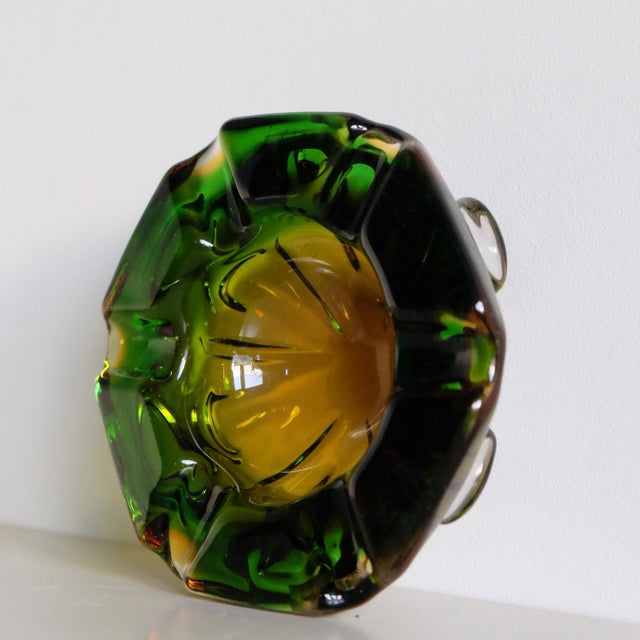 Aschenbecher aus Muranoglas 'Brutalist' - Sommerso Italien 1970er - DesignWe.Love