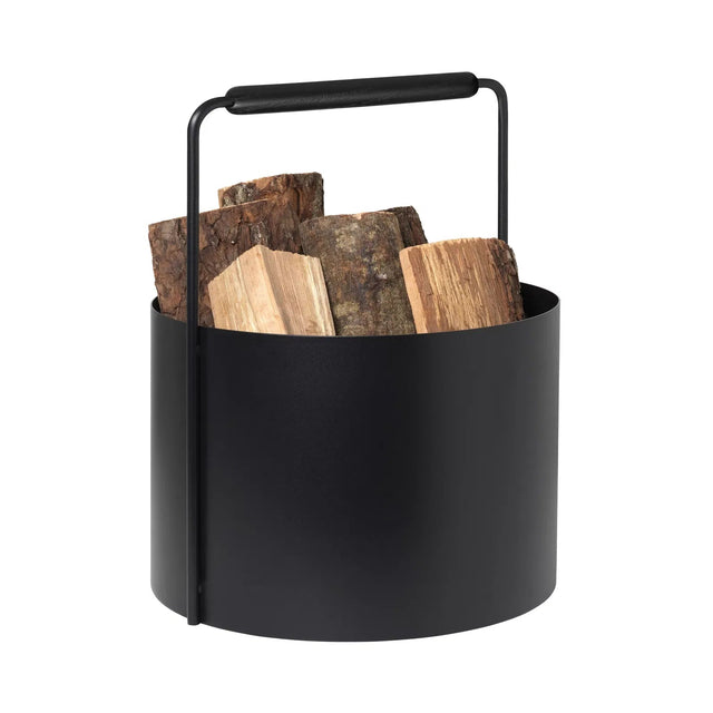 ASHI Kaminholzkorb M schwarz - Blomus - DesignWe.Love