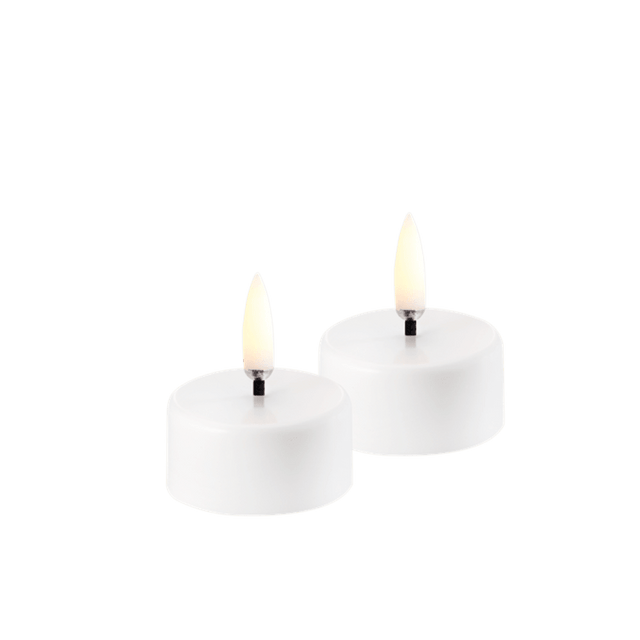 Aufladbares LED Teelicht im 2er Set, Ø3,9×2,3cm, weiß - Uyuni Lighting - DesignWe.Love