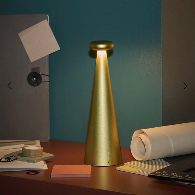 Bedin tragbare Akkuleuchte Gold - Alessi - DesignWe.Love