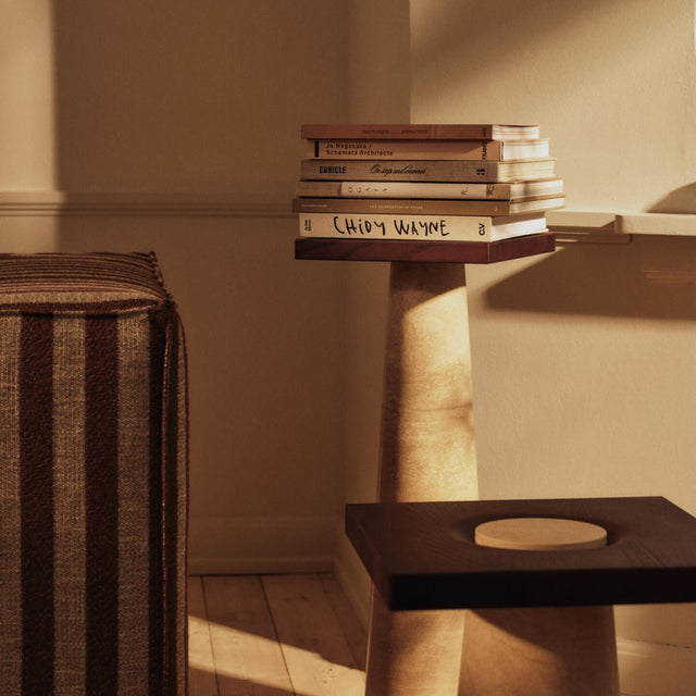 Beistelltisch Grova Pedestal - Travertine - Ferm Living - DesignWe.Love