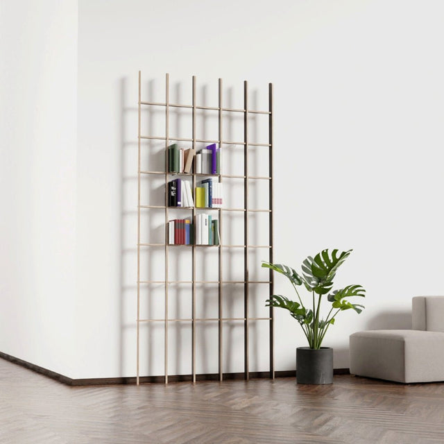 Bücherregal Open35 im Raum, tragende Sprossen aus Birken-Multiplex für Bücher - Breuer & Bono