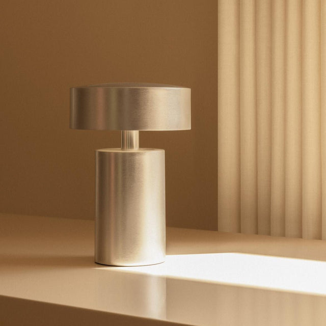 Column Akkuleuchte Aluminium - Audo - DesignWe.Love