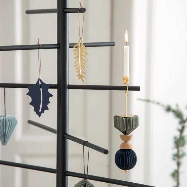 Filigran Tree Deko-Tannenbaum aus Eichenholz Klein Eiche Schwarz von EKTA Living im Wohnraum