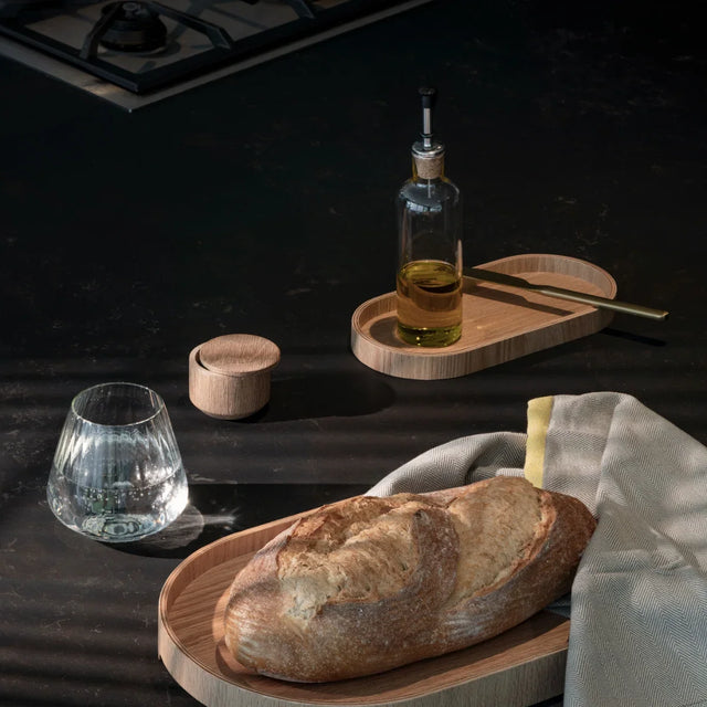 Wood Tray Holztablett aus Eiche Big (31 × 47 cm) Eiche (geölt) von EKTA Living im Wohnraum