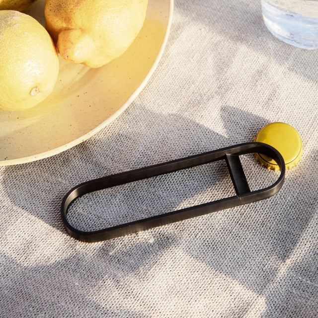 Flaschenöffner Fein black brass - ferm LIVING - DesignWe.Love