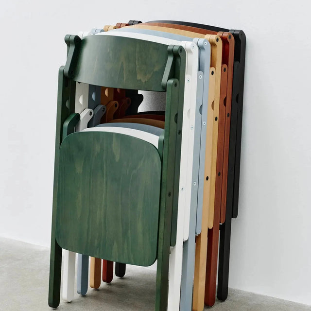 HAY Backflip Chair in allen Farben gefaltet – Cedar Green, Cream White, Cloud Blue, Golden, Bronze, Anthracite