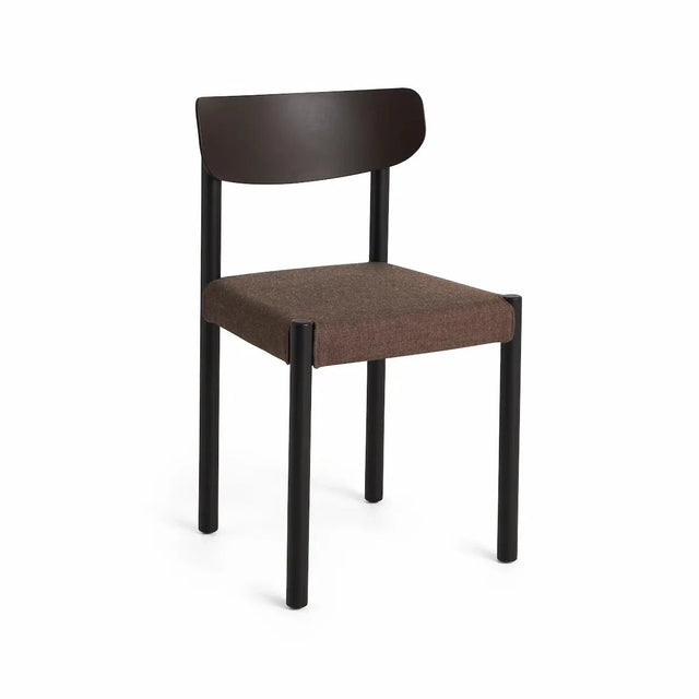 HAY Pack Chair 11 gepolsterter Trattoria-Stuhl, Iron Black Oak Eiche, Rücken Graphite Brown, Bezug Remix 356