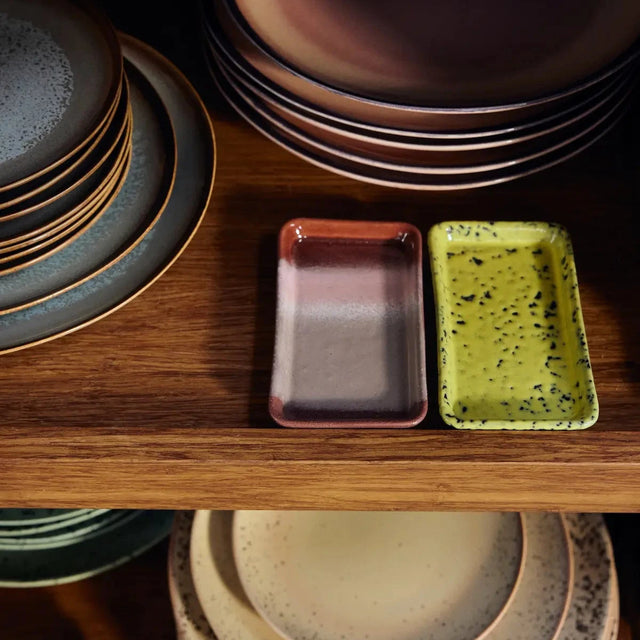 HKliving 70s Ceramics XS Tablett Corn und Bloom im Küchenregal