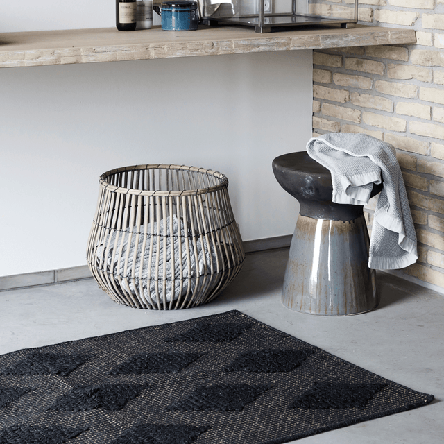 Keramik Hocker Pablo schwarz - House Doctor - DesignWe.Love