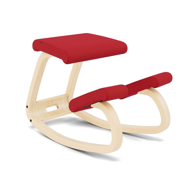 Kniestuhl Variable (Natur/Rot) - Varier Furniture - DesignWe.Love