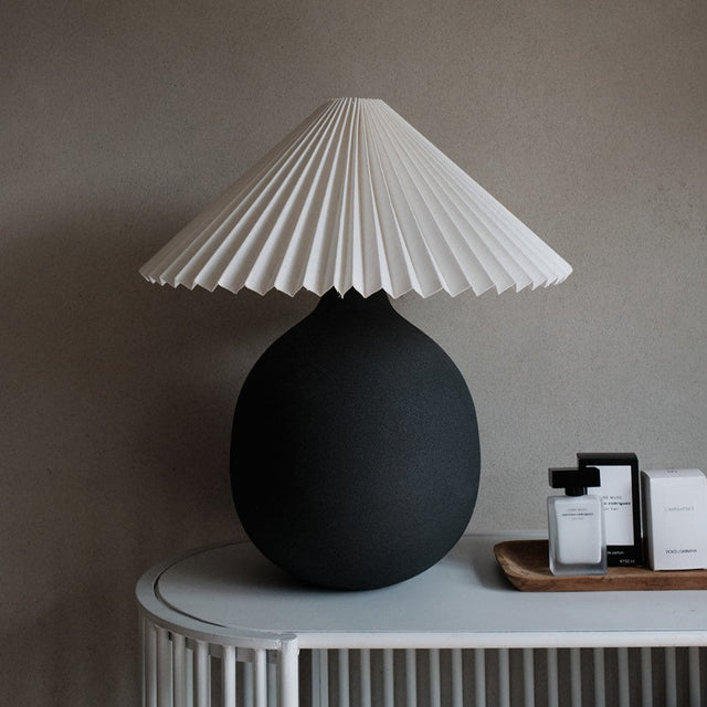 Lampenschirm Kyoto Plissee Leinen Weiss Ø 35cm - Wikholmform - DesignWe.Love