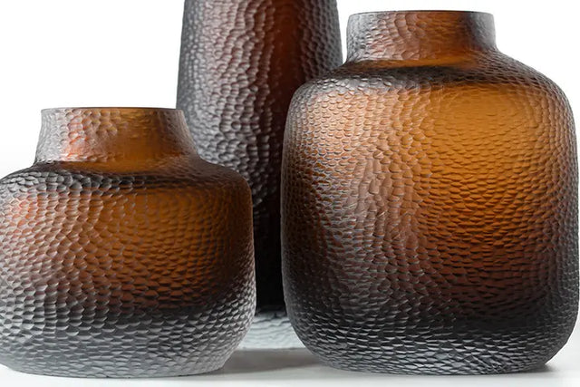 Vase Lugano Dark Brown/Clear Detailaufnahme – Guaxs Bohemian Crystal Oberflächenstruktur