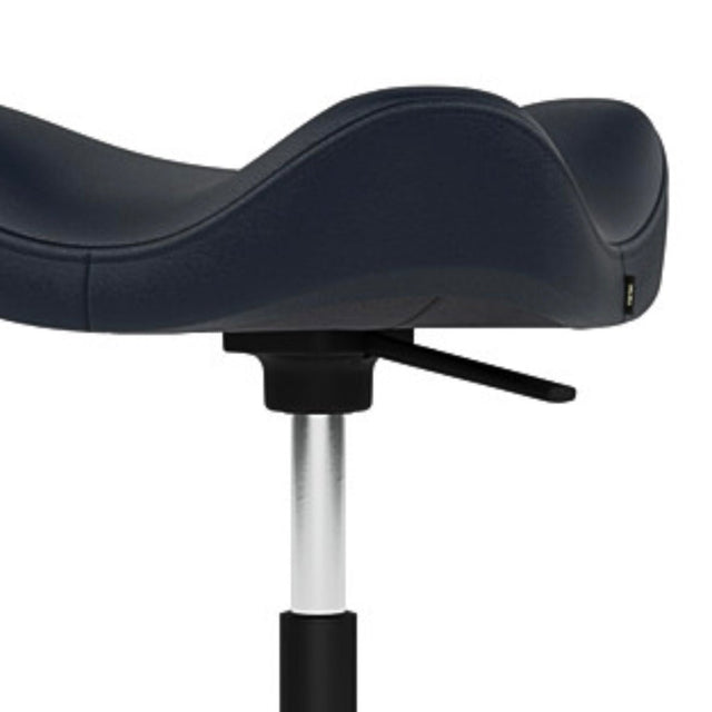 Move Stehhilfe - Stehsitz Hocker mit Lederbezug Dunkelblau - Varier Furniture - DesignWe.Love