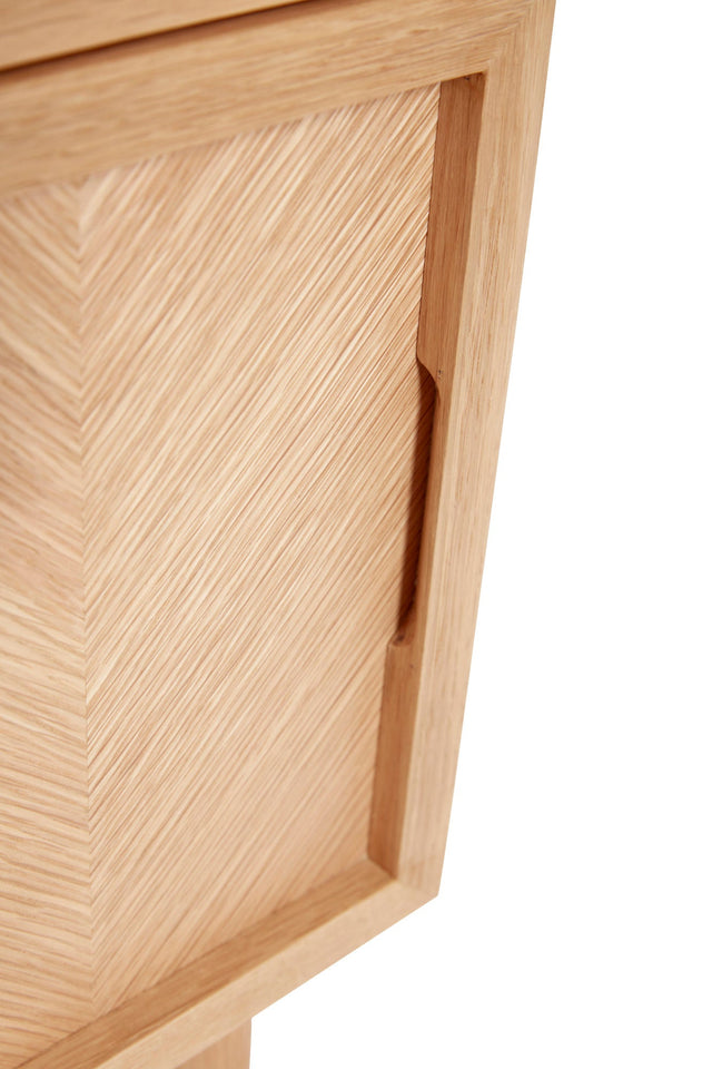 Nachttisch aus Eichenholz Naturfarben Herringbone - Hübsch - DesignWe.Love