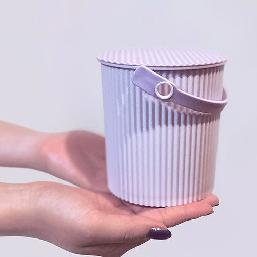 Hachiman Omnioutil Eimer Baby 0,7L in Lavender – japanischer Designklassiker, BPA-frei, 100% recyceltes Polypropylen, mit Elastomer-Deckel