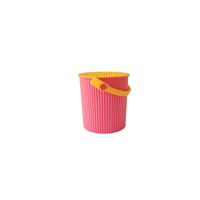 Hachiman Omnioutil Eimer Baby 0,7L in Pink  – japanischer Designklassiker, BPA-frei, 100% recyceltes Polypropylen, mit Elastomer-Deckel