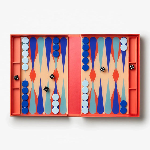 Art of Backgammon von Printworks in Orange und Petrol, aufgeklapptes Spielfeld mit Würfeln