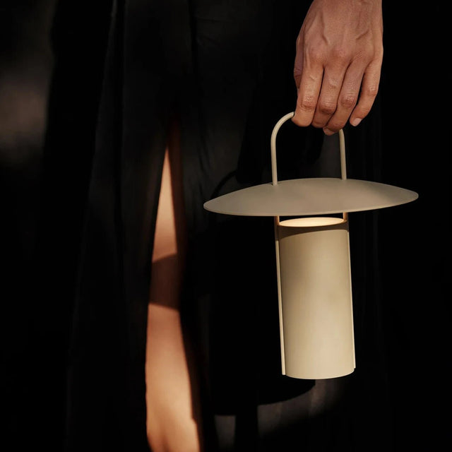 Ray Tischlampe - Akkuleuchte von Audo - DesignWe.Love