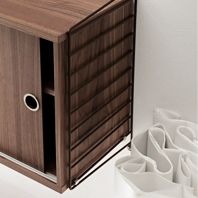 Schrank mit Schiebetüren 78x30cm Walnuss – String Furniture